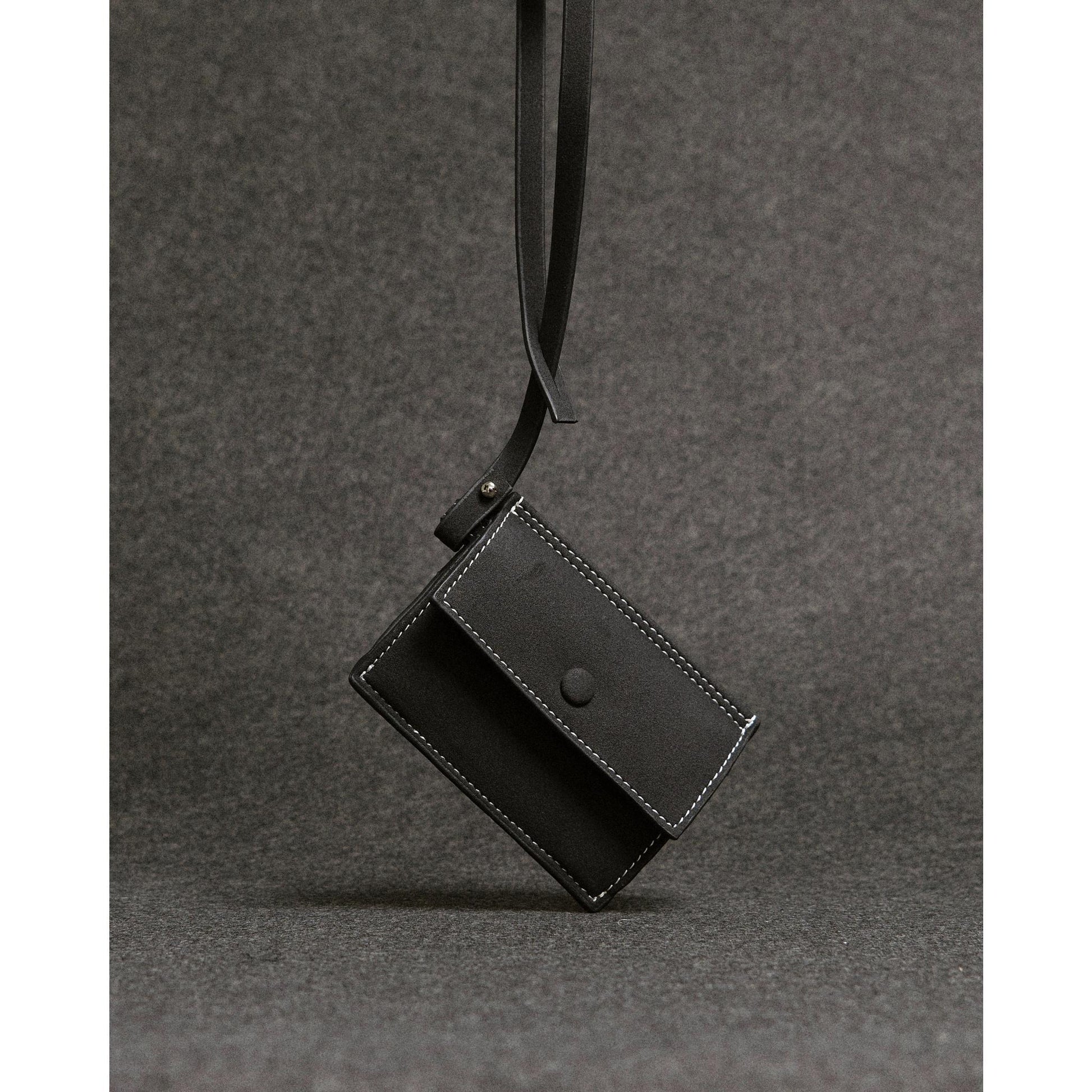 GIGI CARD HOLDER