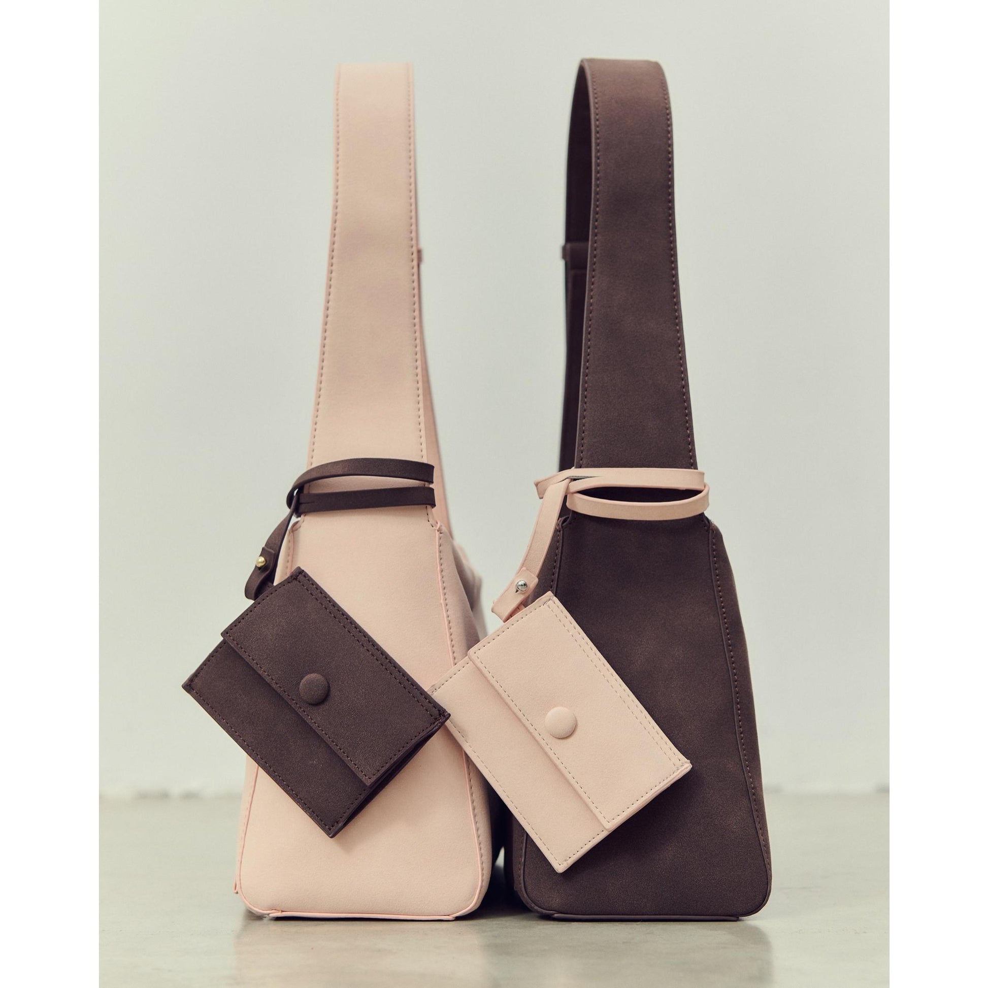 GIGI CARD HOLDER