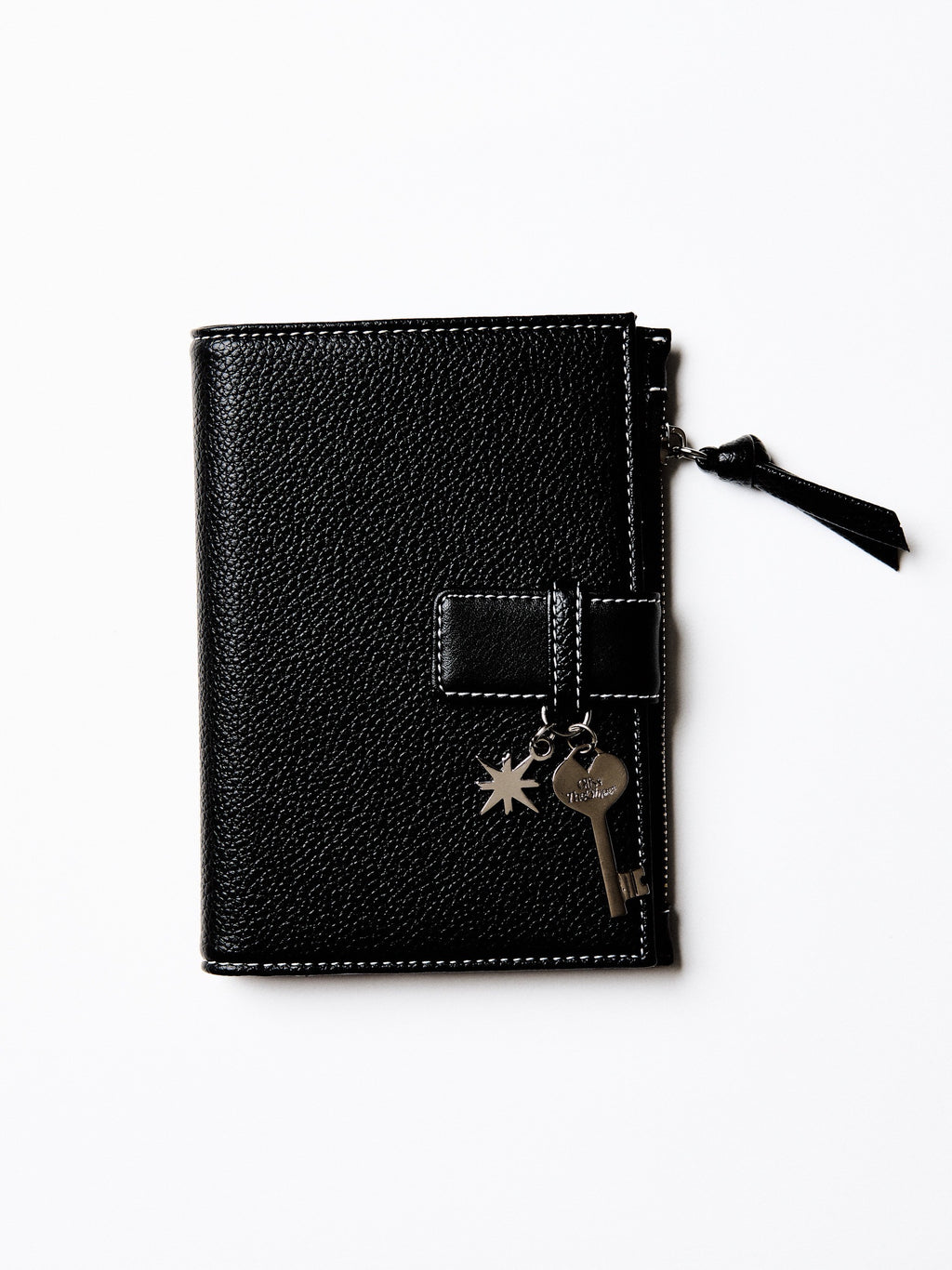 G*LOBAL PASSPORT HOLDER