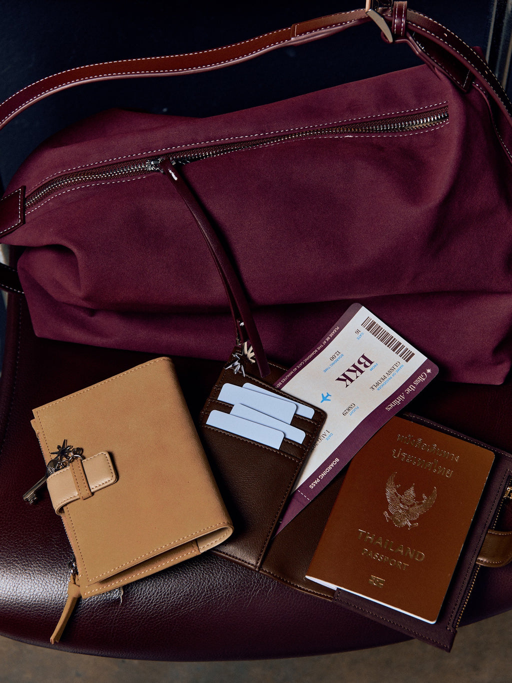 G*LOBAL PASSPORT HOLDER