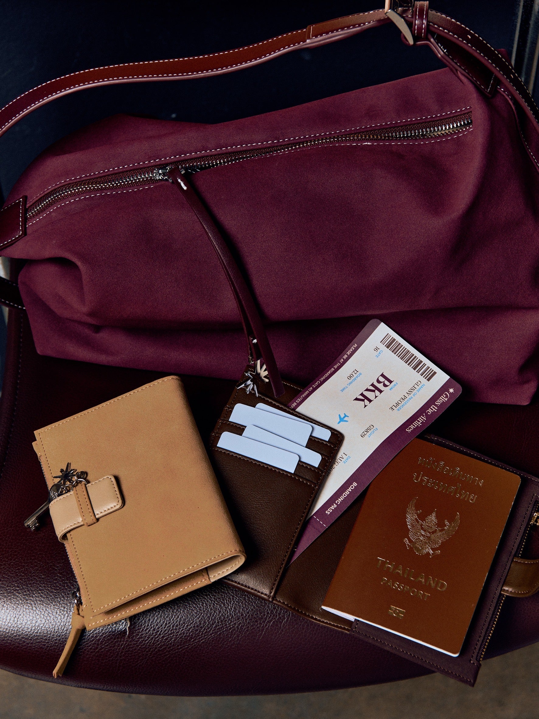 G*LOBAL PASSPORT HOLDER