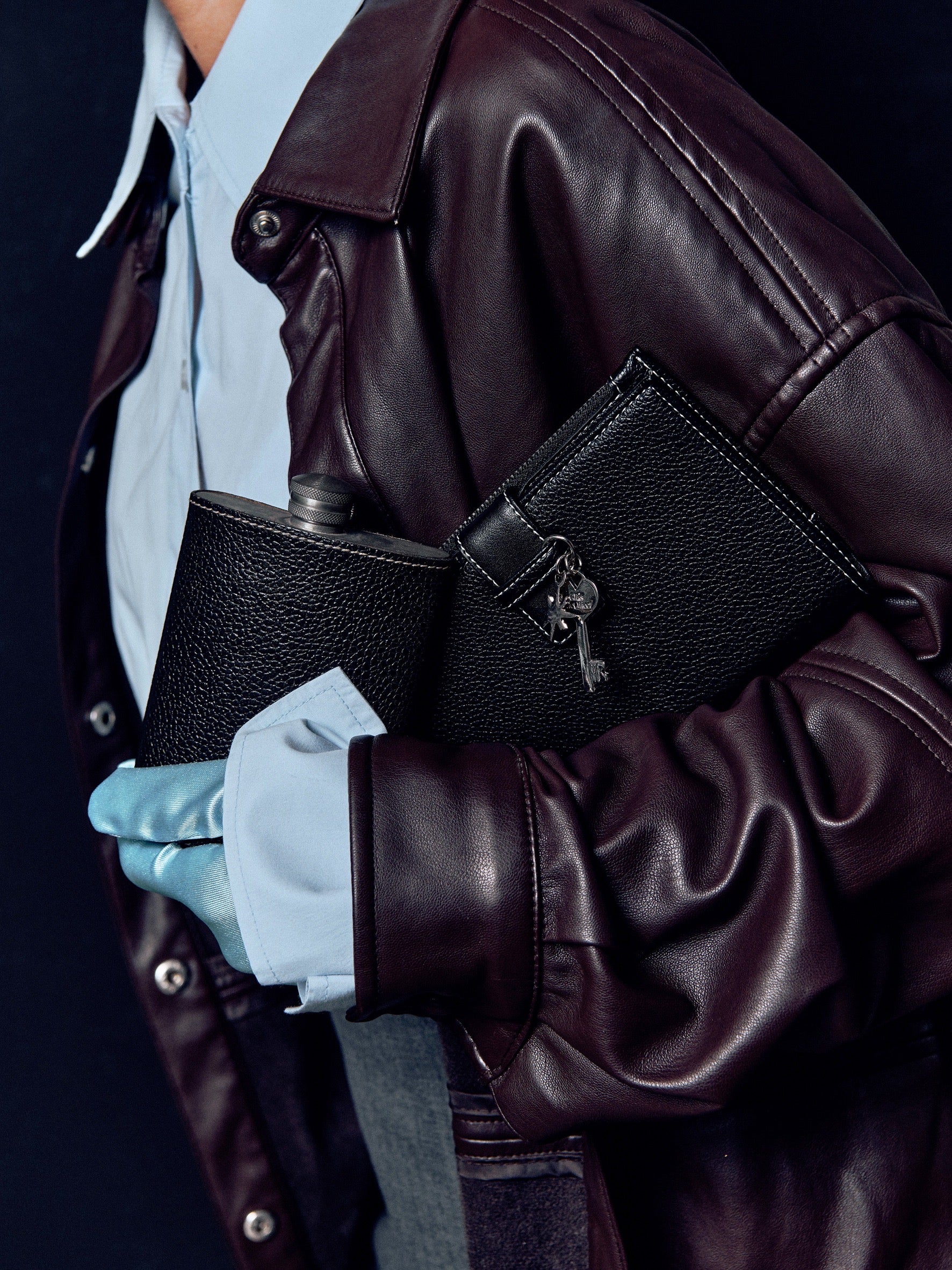 G*LOBAL PASSPORT HOLDER